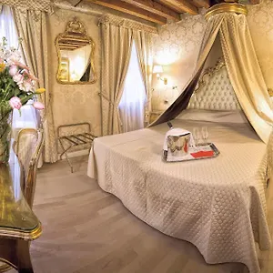 https://hotel-noemi.hotelinveneto.com