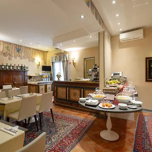 https://davanzati.it-tuscanyhotel.com
